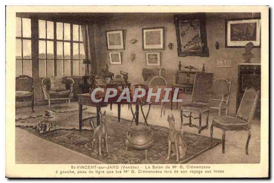 CPA St Vincent sur Jard (Vendee) Le Salon de M G Clemenceau a gauche peau du tigre que tua M G Clemenceau lors de son