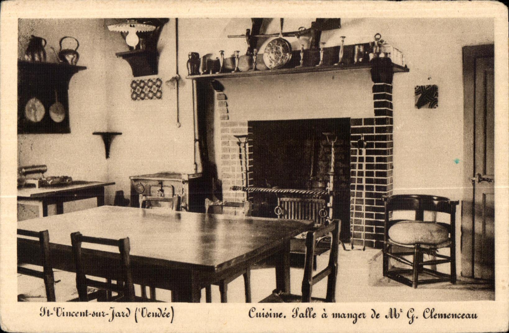 St-Vincent-sur-Jard (Vendée) — Cuisine. Salle à manger de M. G. Clemenceau — Éditeur : Clighe Sibard
