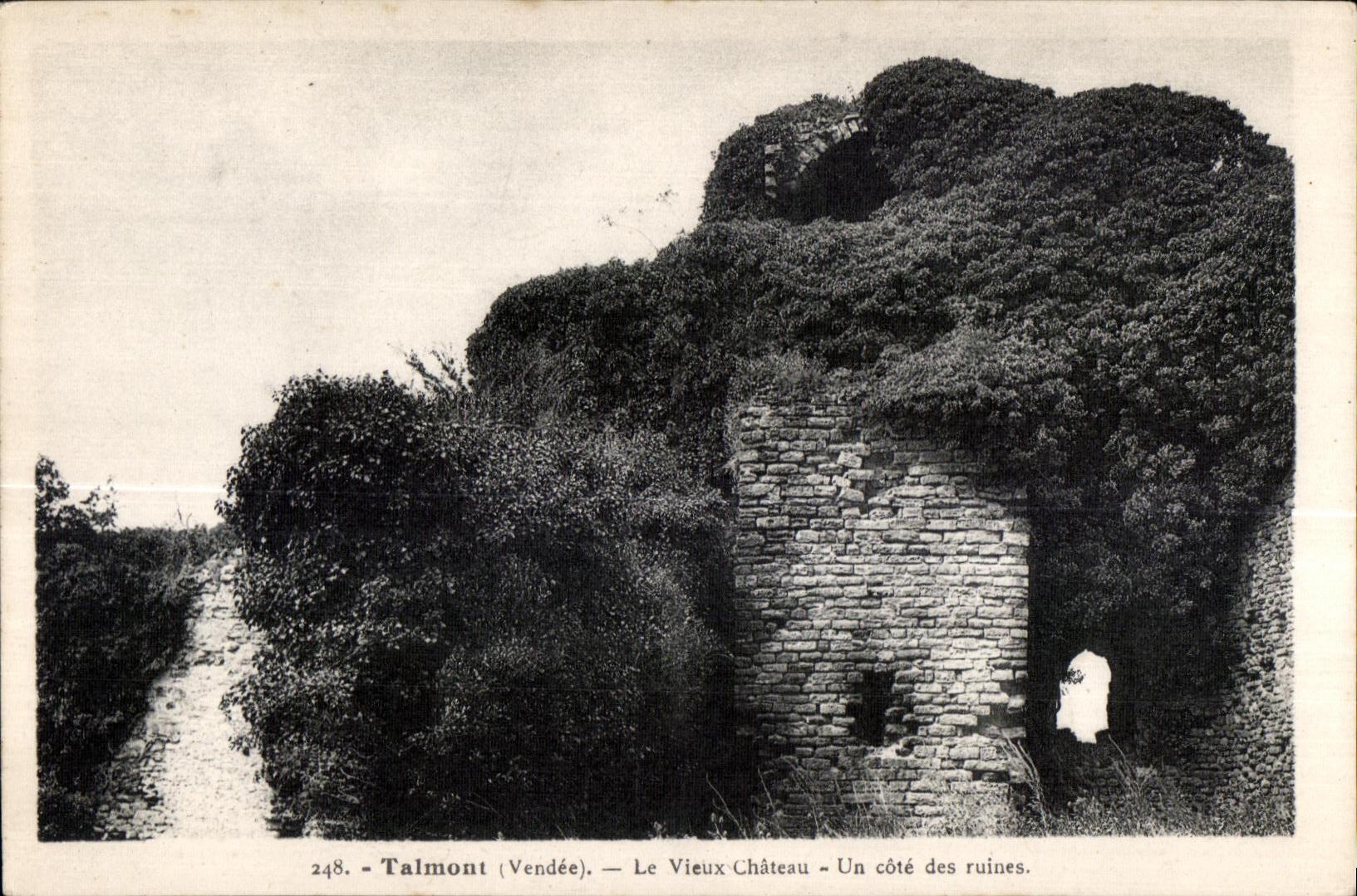 CPA Talmont (Vendee) Le Vieux Chateau Un cote des ruines