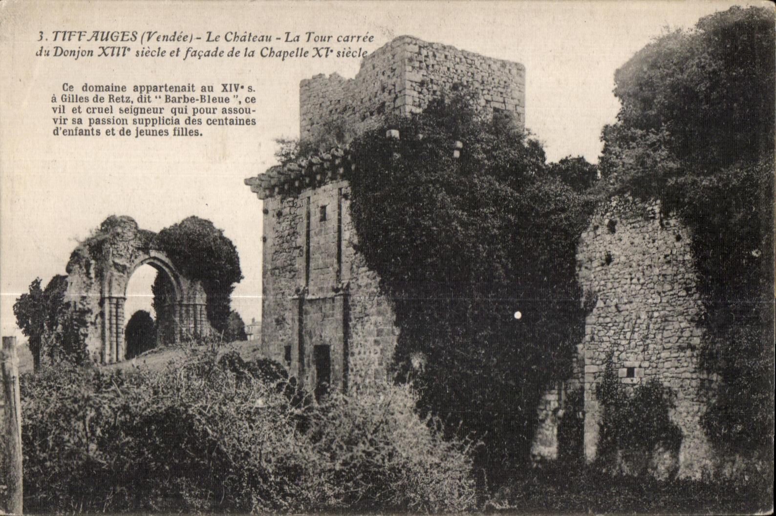 CPA Tiff Auges (Vendee) Le Chateau La Tour carree du Donjon XIII siecle et facade de la Chapelle XI siecle