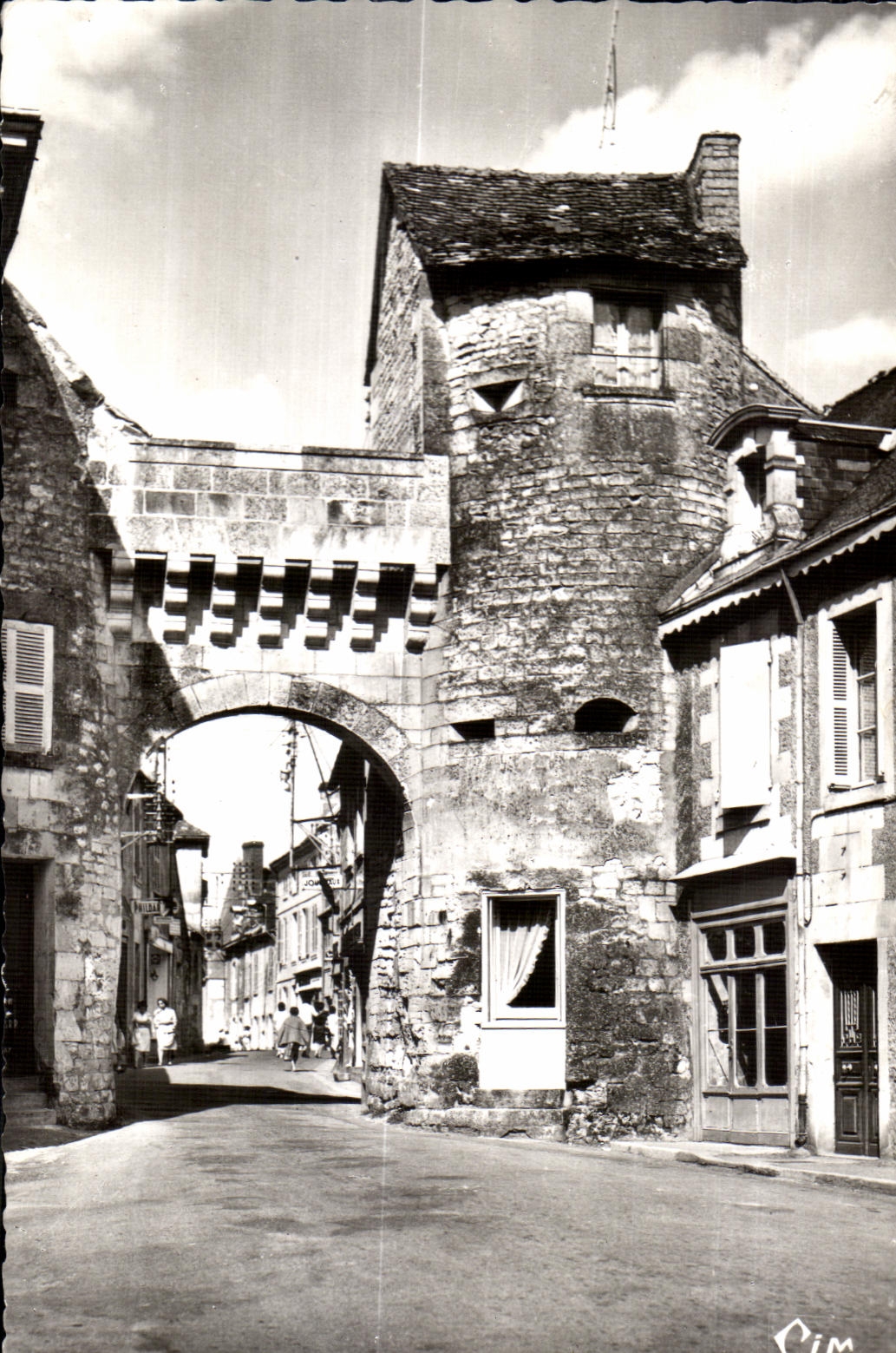 CPSM La Vienne Touristique La Roche Posay Les Bains La Porte de Ville