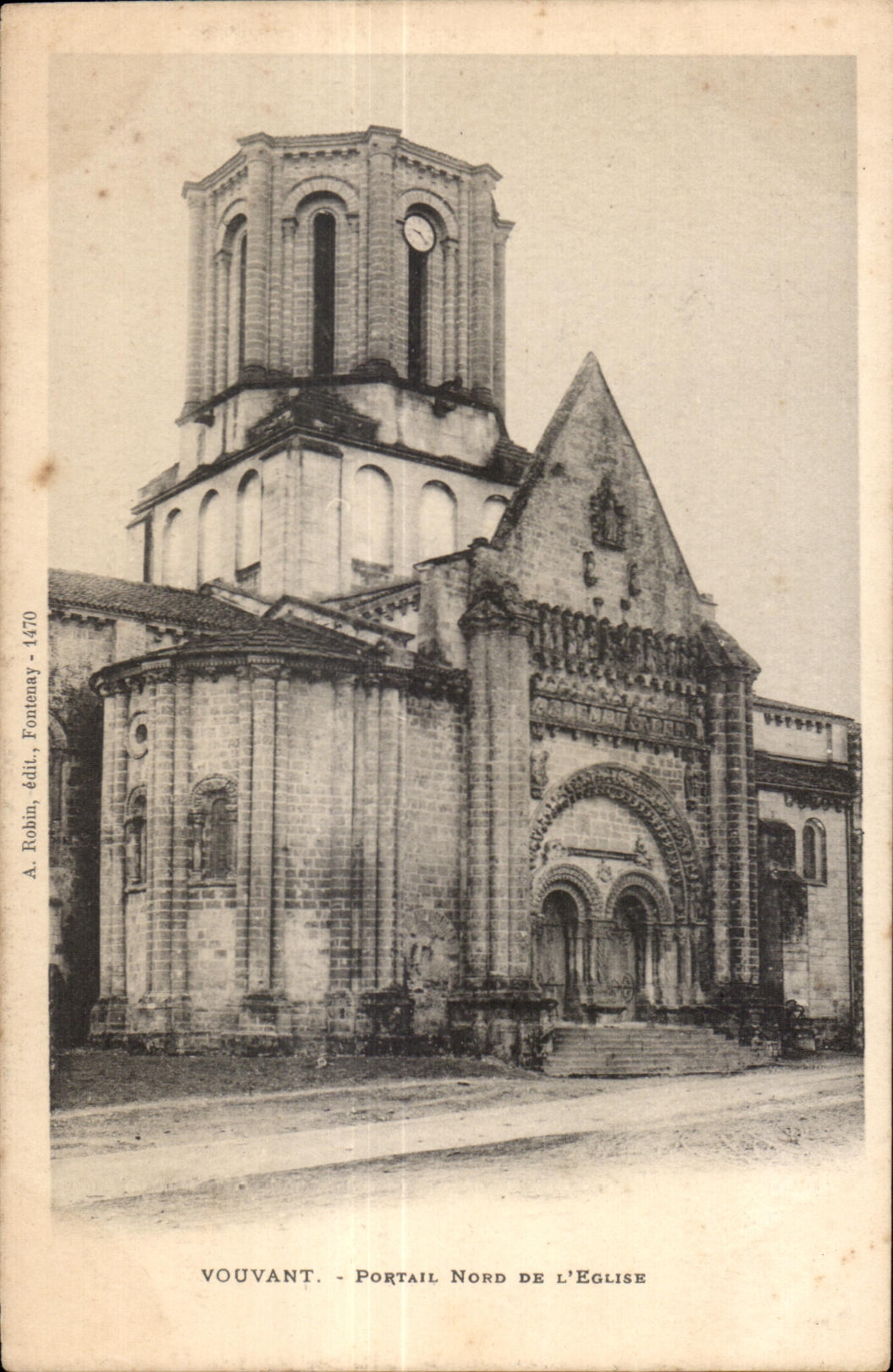 CPA Vouvant portail nord de l eglise