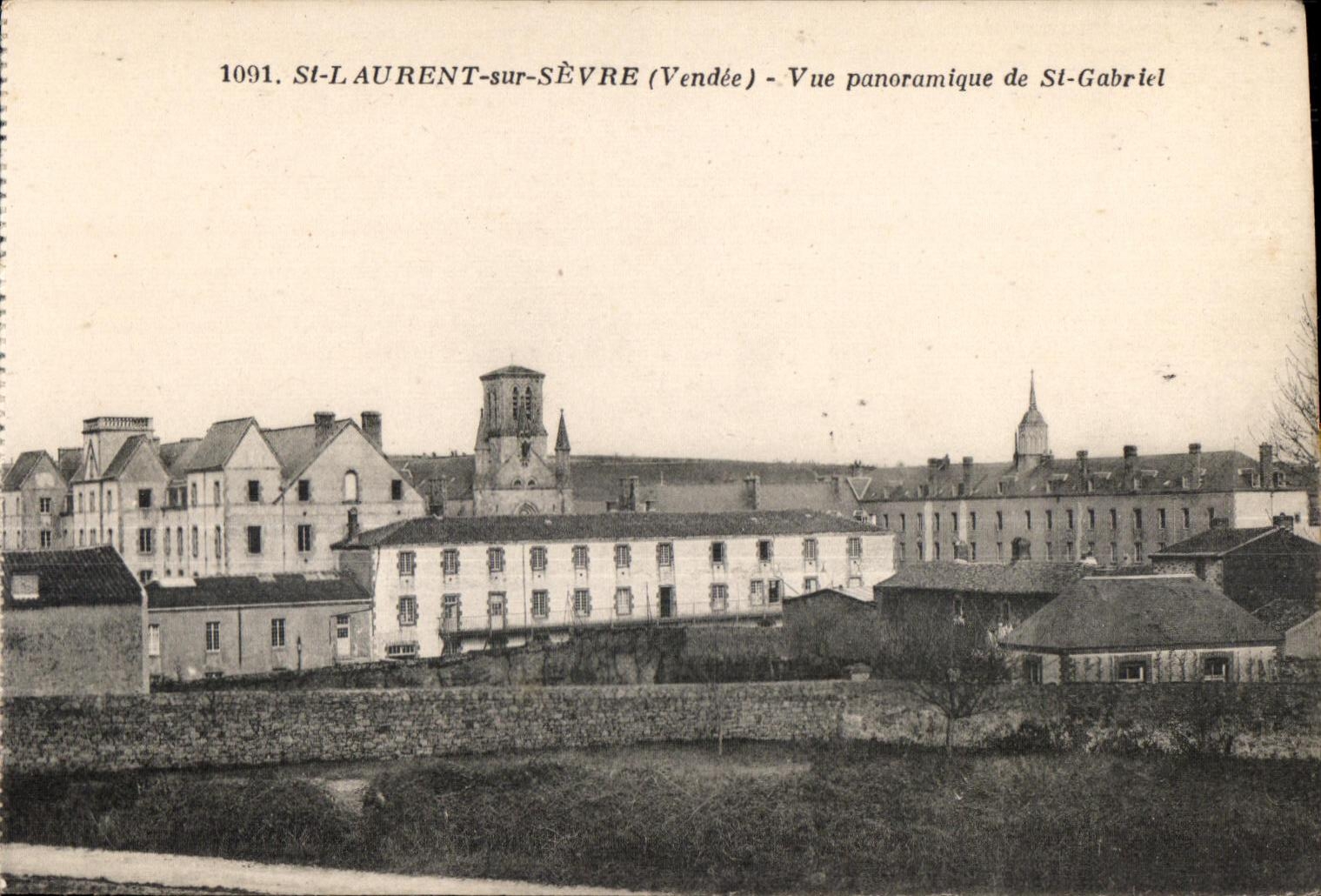 CPA St laurent sur sevre (vendee) vue panoramique de st gabriel