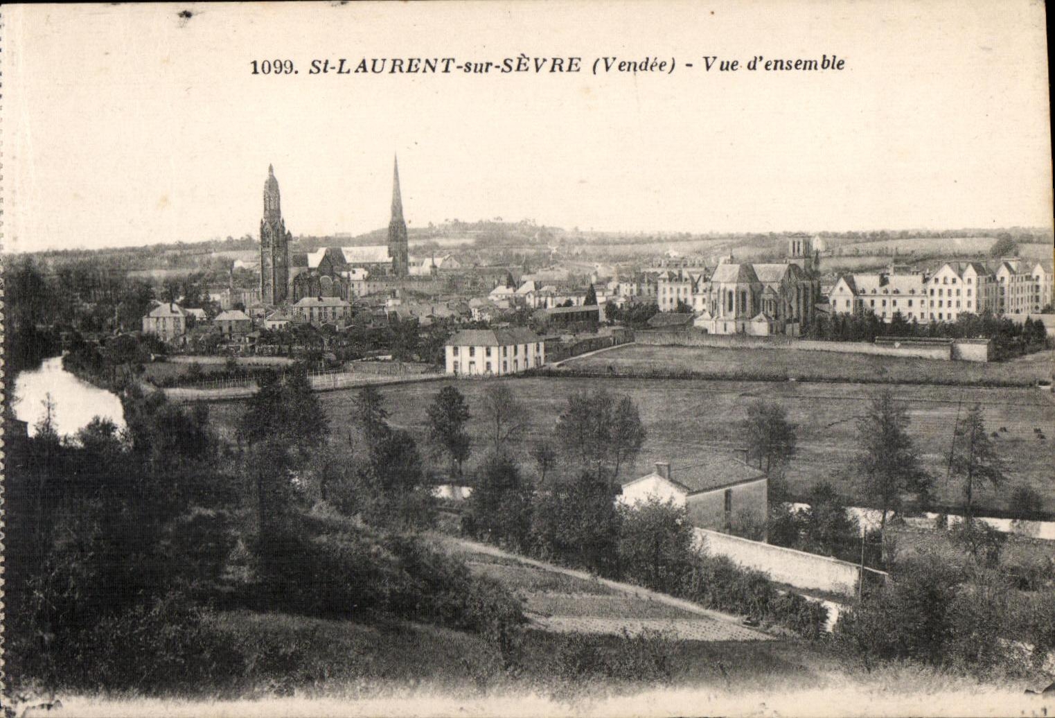 CPA St Laurent sur Sevre (Vendee) Vue d ensemble