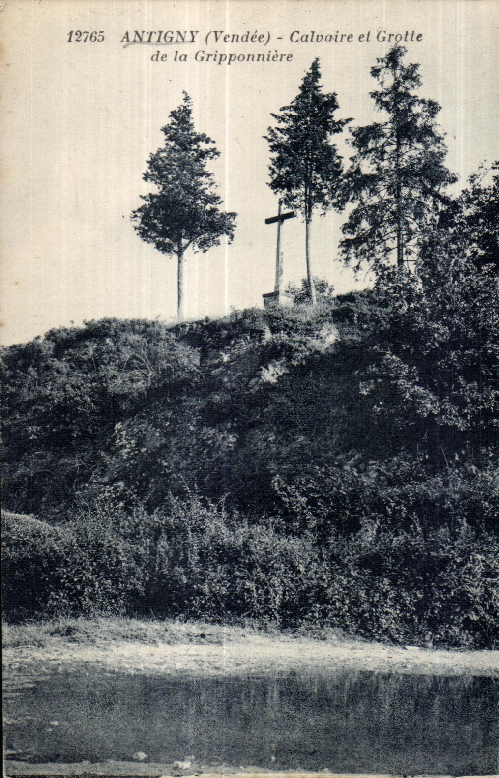 Antigny (Vendée) - Calvaire et Grotte de la Gripponnière — éditeur CPAPHIL, n° 12765