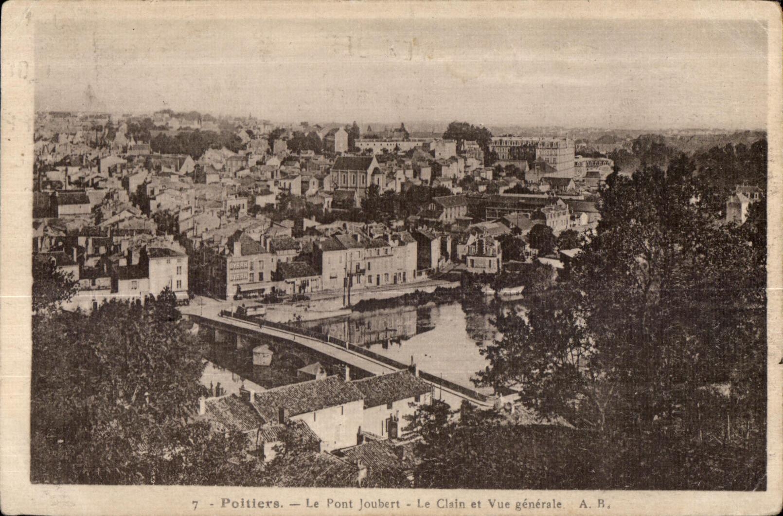 CPA Poitiers Le pont Joubert Le Clain et vue generale