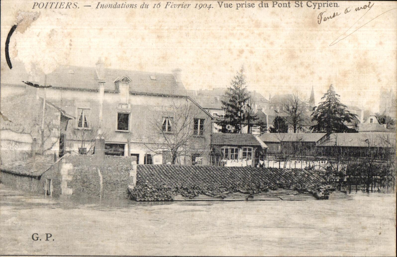 Poitiers — Inondations du 16 Février 1904. Vue prise du Pont Saint-Cyprien — G.P.
