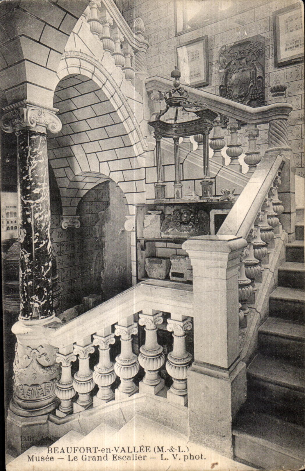 CPA Beaufort en Vallee (M   L) Musee Le Grand Escalier
