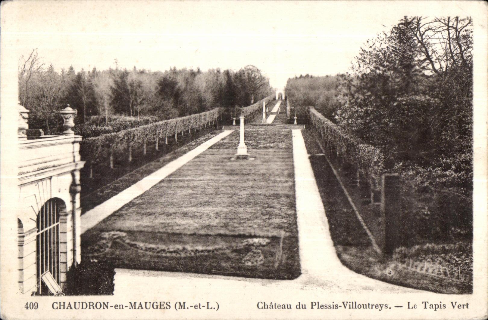 CPA Chaudron en Mauges (M et L) Chateau du Plessis Villoutreys Le Tapis Vert
