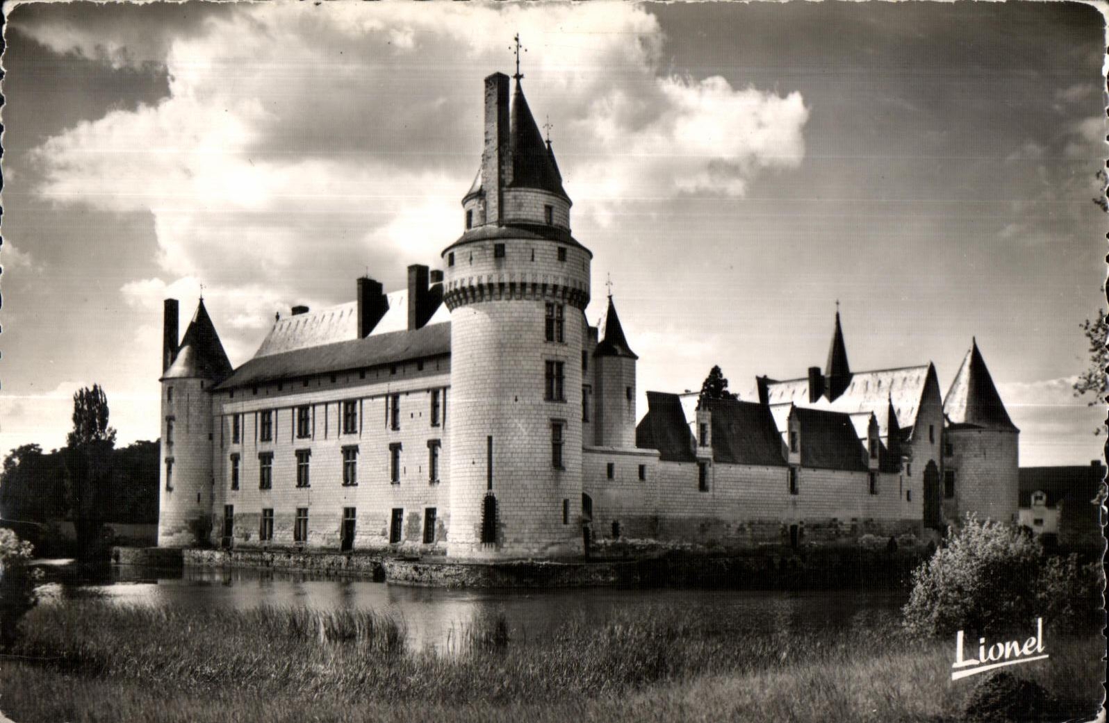 CPSM Ecuille Chateau du Plessis Bourre XV Siecle Logis Seigneurial donjon et chapelle construit en 1465 par Jean Bourre