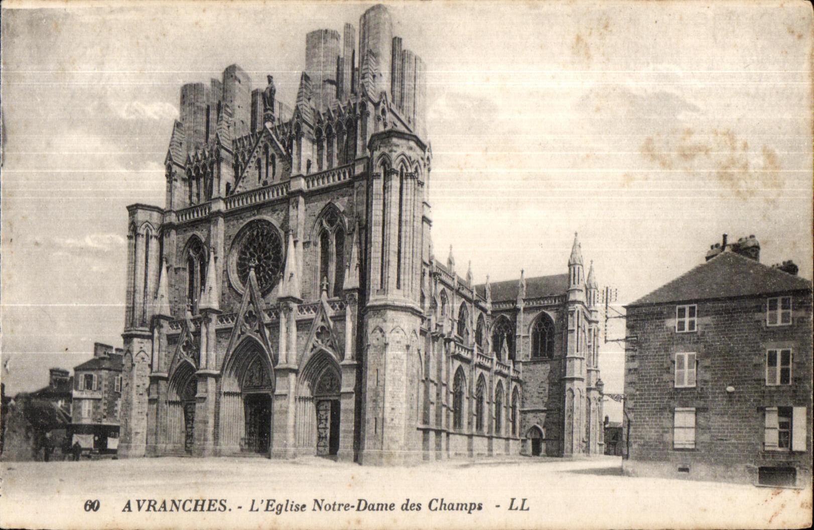 Avranches - L'Église Notre-Dame des Champs - LL