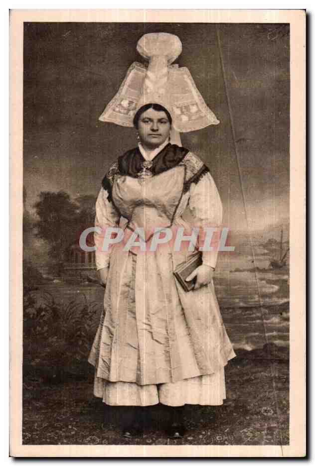 Costume des environs d'Avranches — La Normandie — LL
