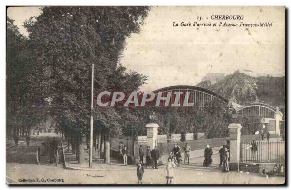 CPA Cherbourg La Gare d arrivee et L Avenue Francois Millet