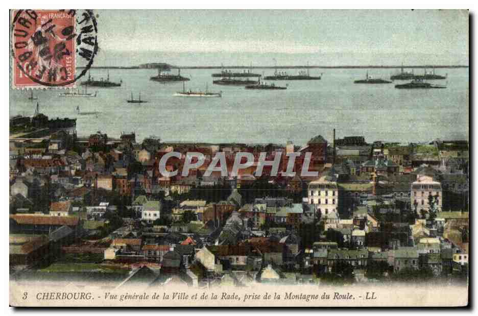 CPA Cherbourg Vue generale de la Ville et de la Rade prise de la Montagne du Roule Bateaux 