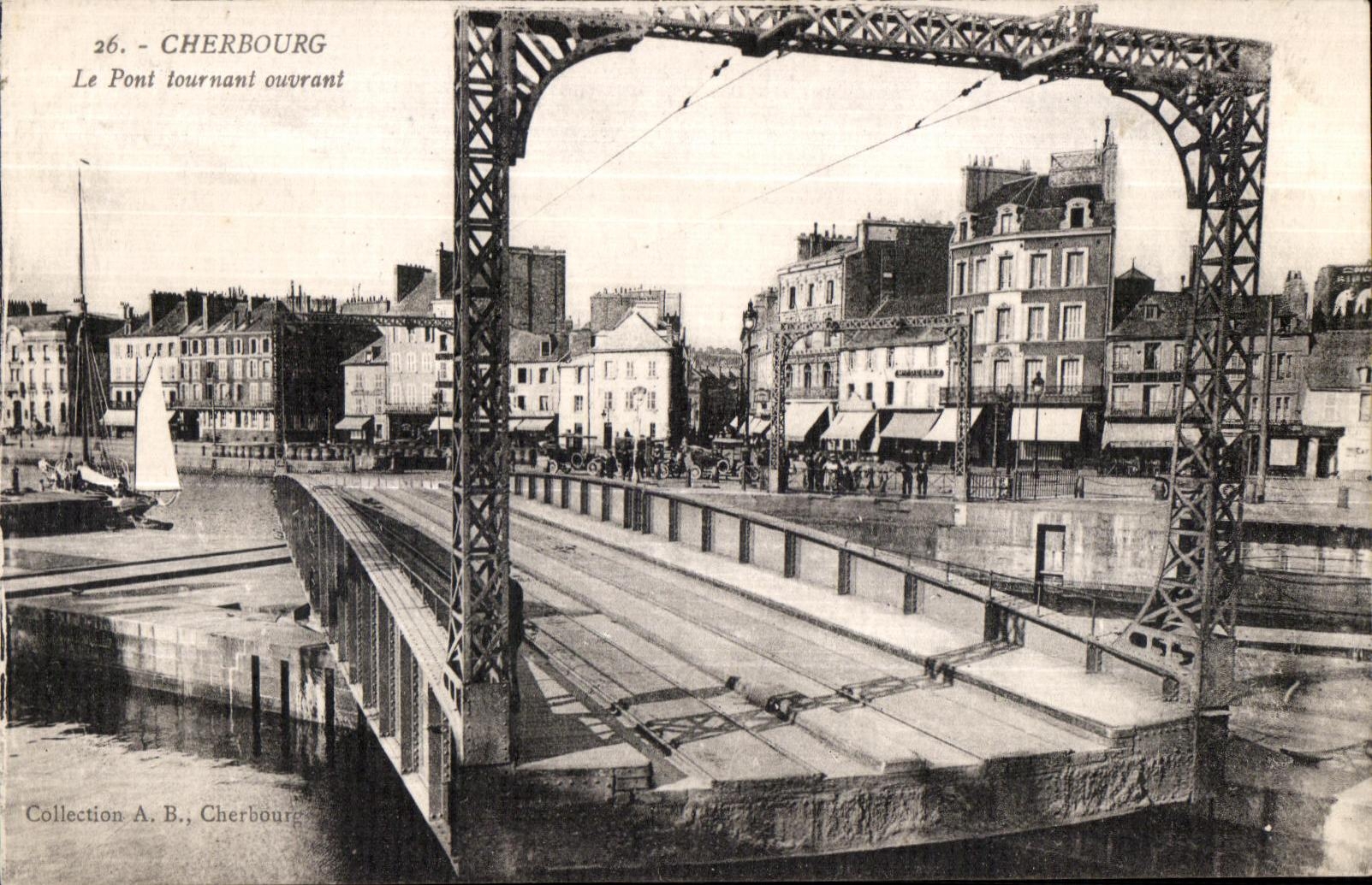 CPA Cherbourg Le pont tournant ouvrant