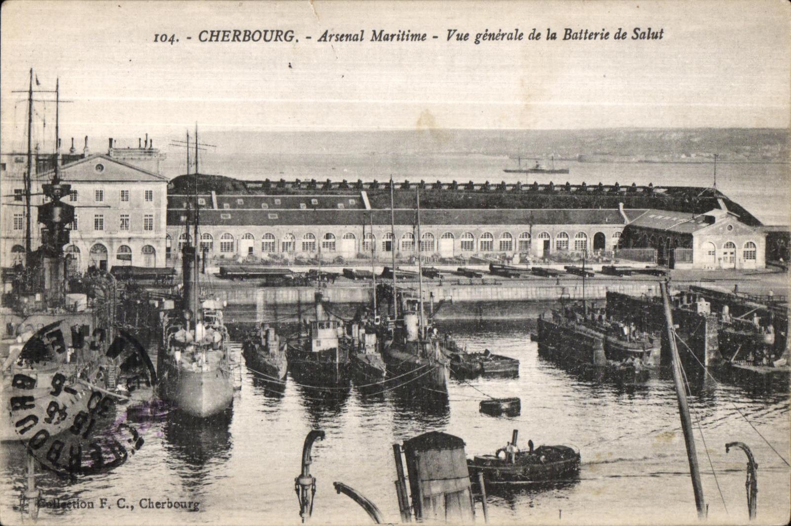 CPA Cherbourg Arsenal Maritime Vue Generale de la Batterie de Salut