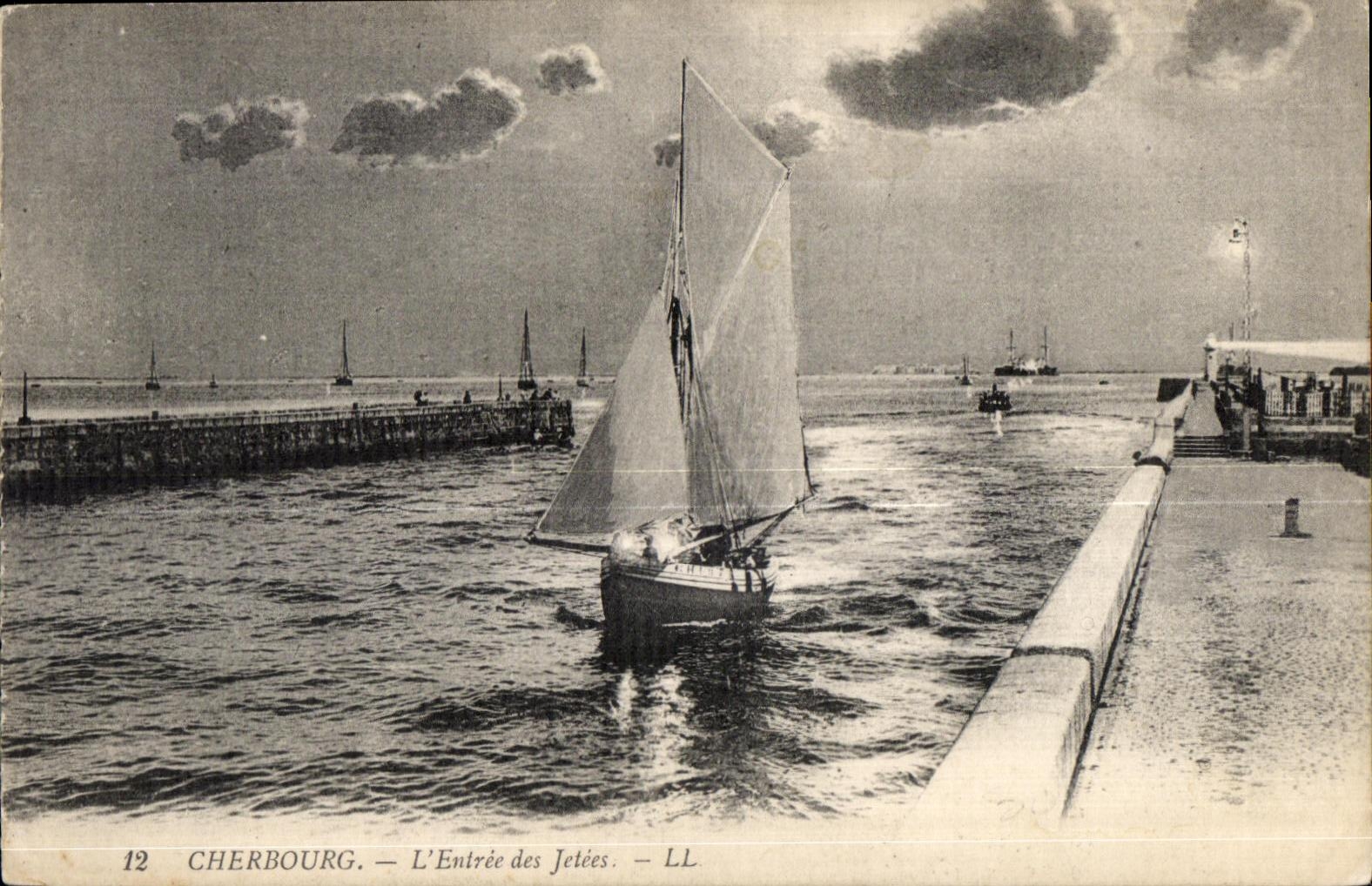 Cherbourg — L'Entrée des Jetées — LL