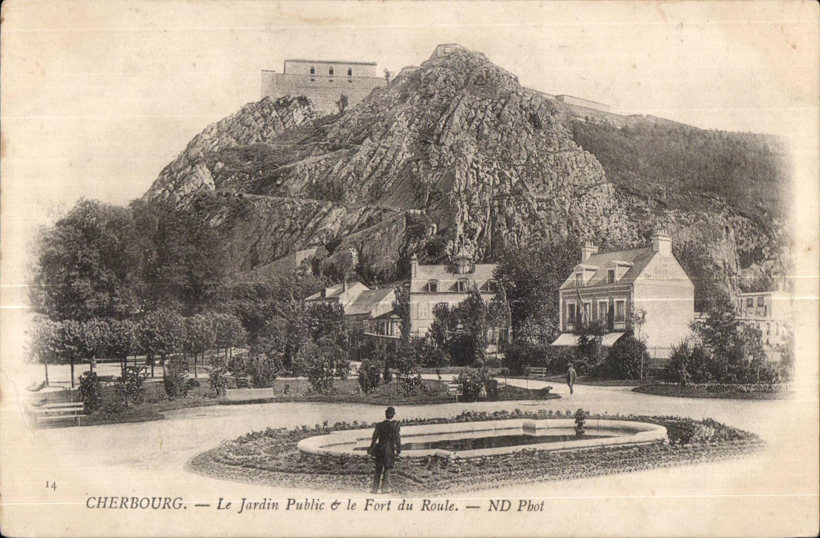 CPA Cherbourg Le Jardin Public le Fort du Roule