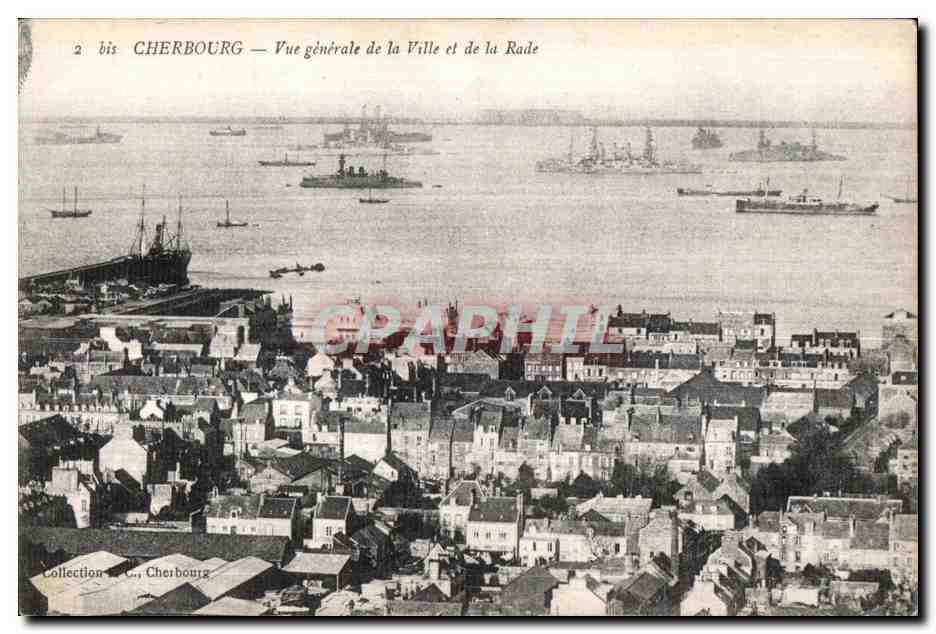 CPA Cherbourg Vue generale de la Ville et de la Rade Bateaux 
