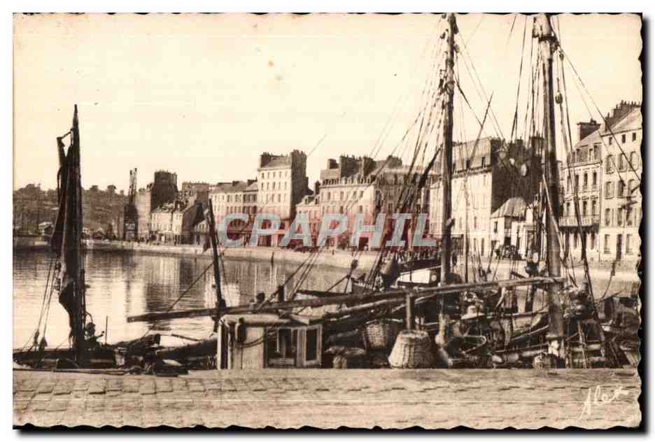 CPA Cherbourg (manche) L Avant-port et le Quai de Caligny Bateaux 