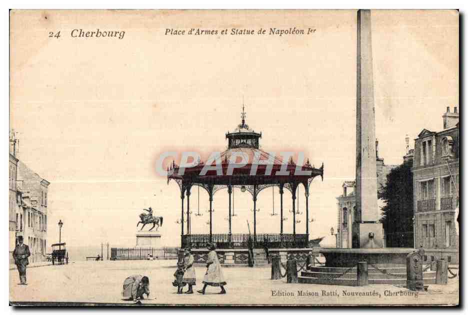 CPA Cherbourg Place d Armes et statue de Napoleon Cheval Horse