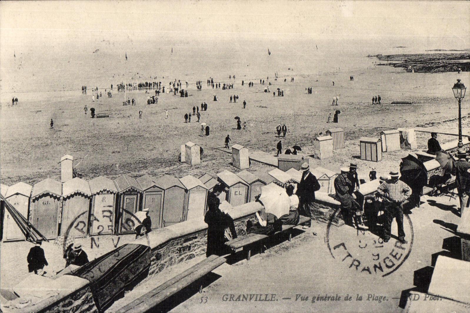 Granville — Vue générale de la Plage — ND Piot