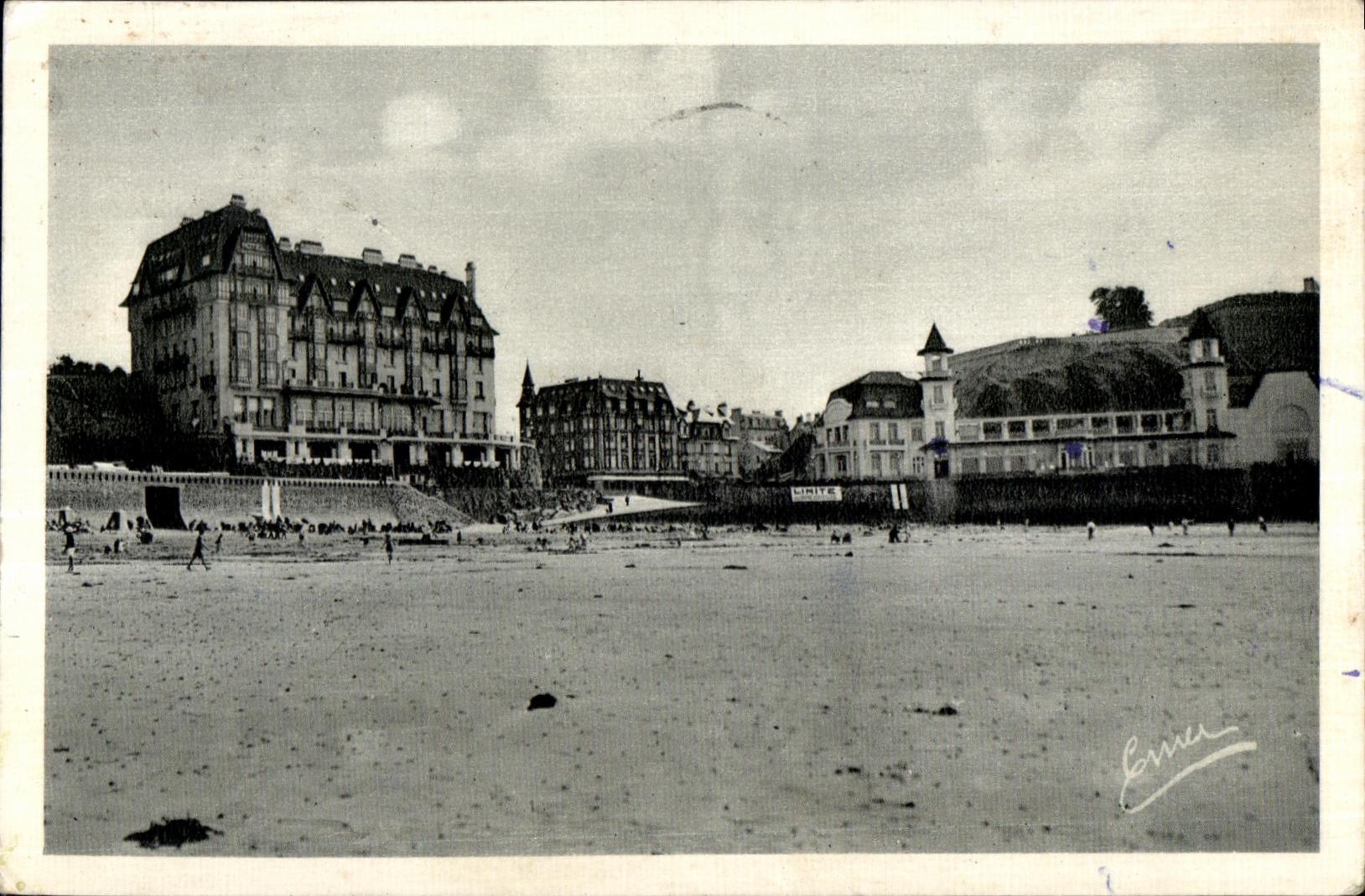 Granville — Vue générale du Casino et des Hôtels de la Plage — Édition A. Jésnard, Granville