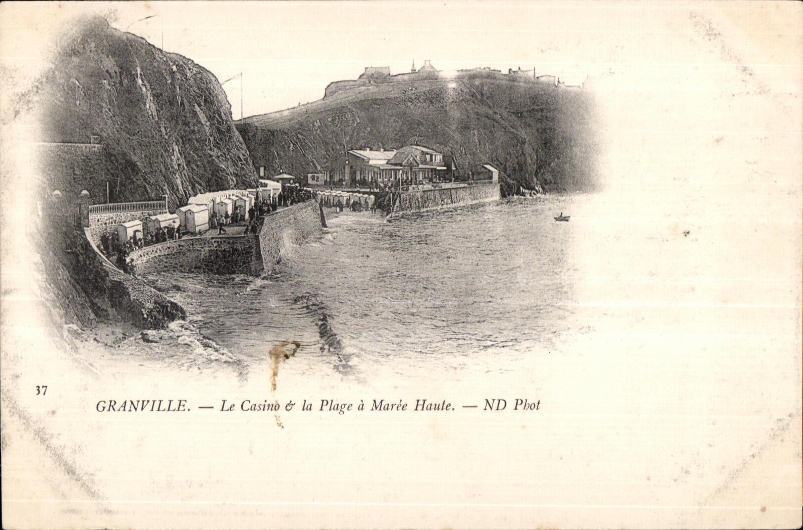 Granville — Le Casino & la Plage à Marée Haute — ND Phot