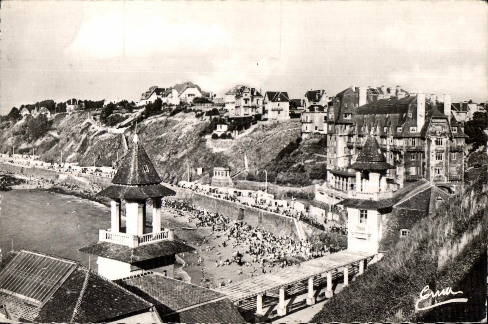 Granville (Manche) — La Plage vue du Moulin — Éditions Emma BESNARD