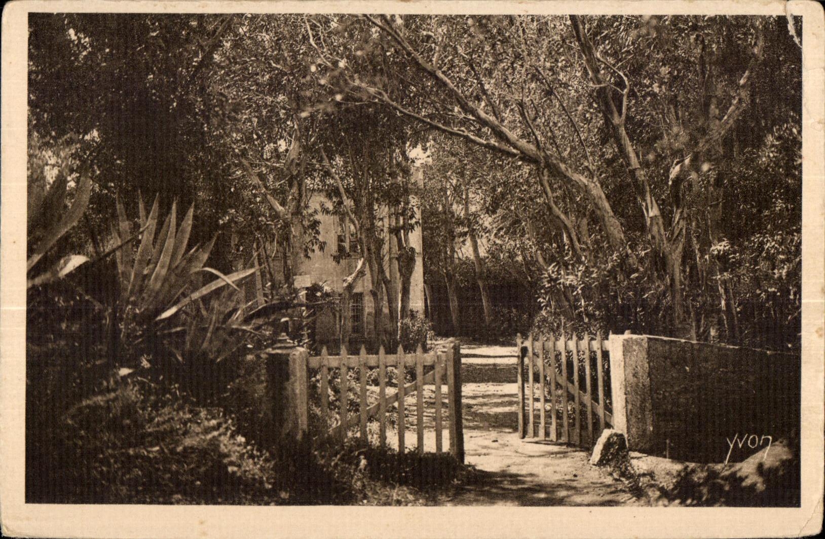 Manoir d'Hélène et de Jean d'Agrève — Ile de Port-Cros (Var) — série YV07