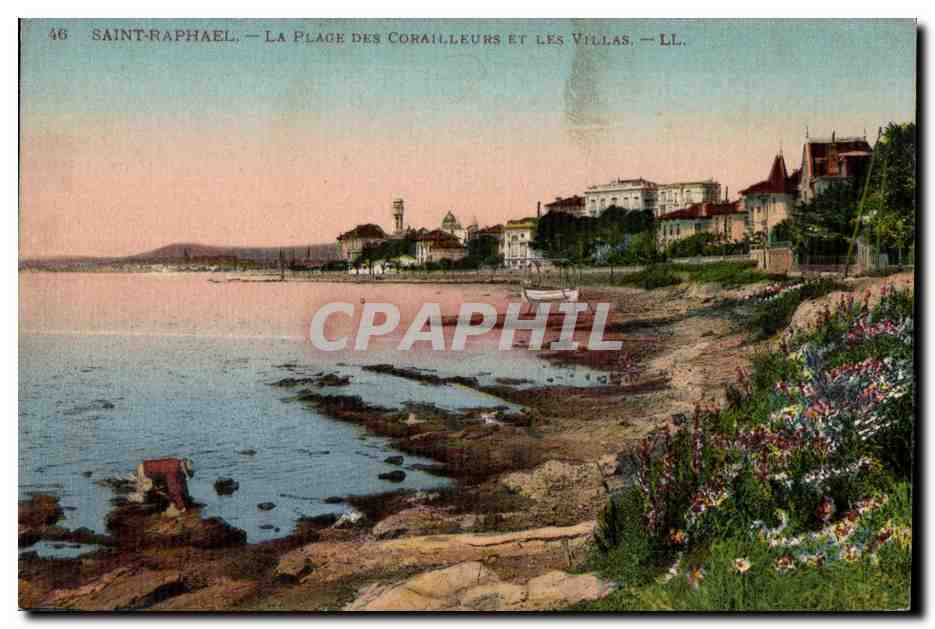 CPA Saint Raphael La Plage des Corailleurs Et Les Villas