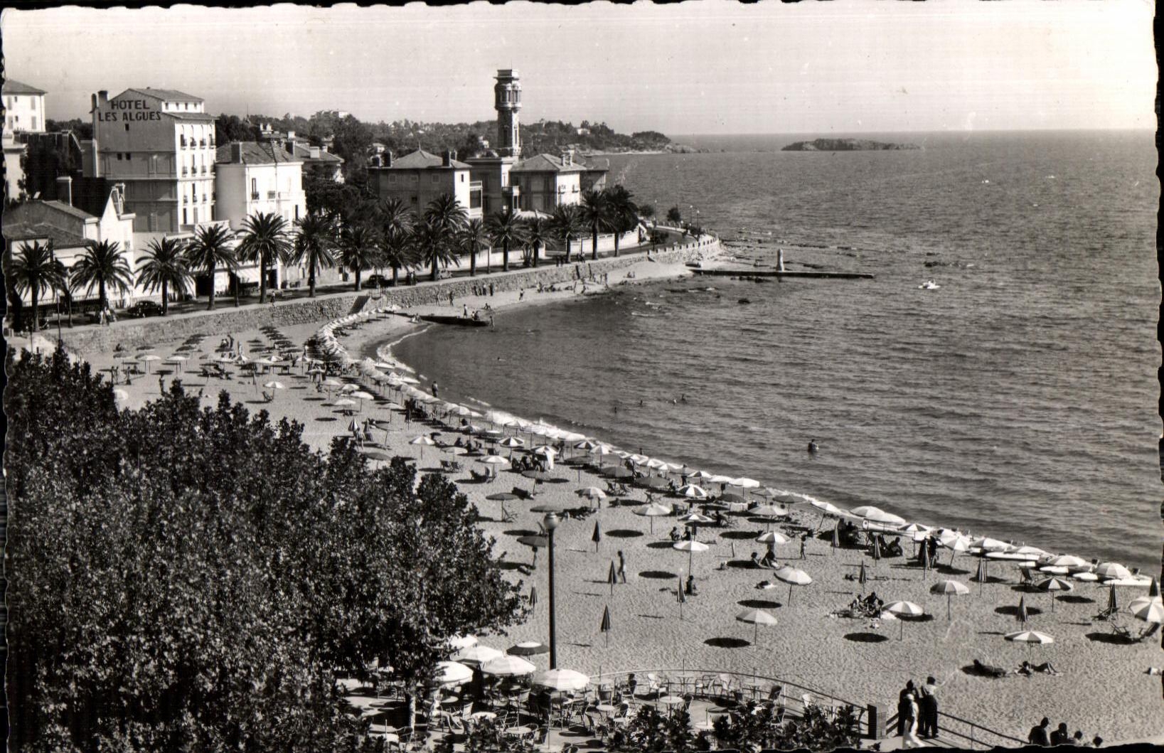 Saint-Raphaël — Vue d'ensemble sur la Plage — Éditions Rella