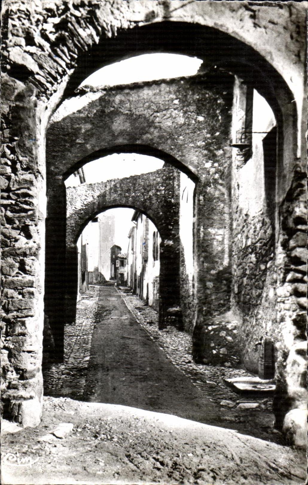 St-Tropez (Var) — La montée de la Miséricorde — Combier