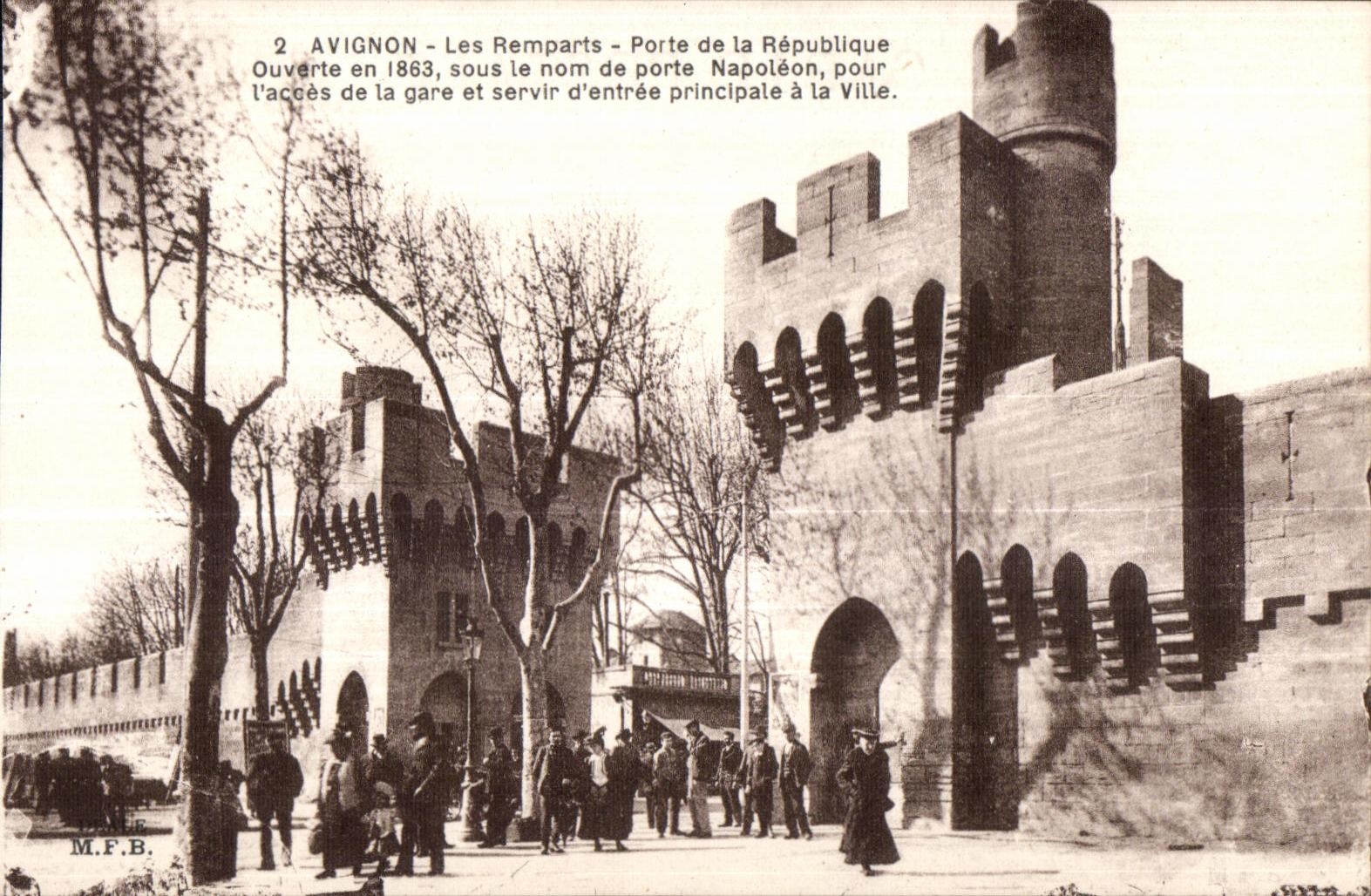 CPA Avignon Les Remparts Porte de la Republique ouverte en 1863