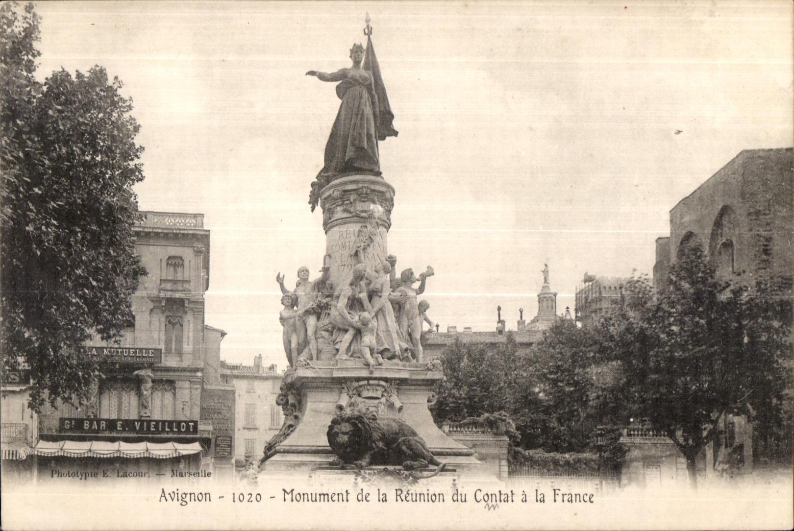 CPA Avignon Monument de la Reunion du Combat a la France Lion 