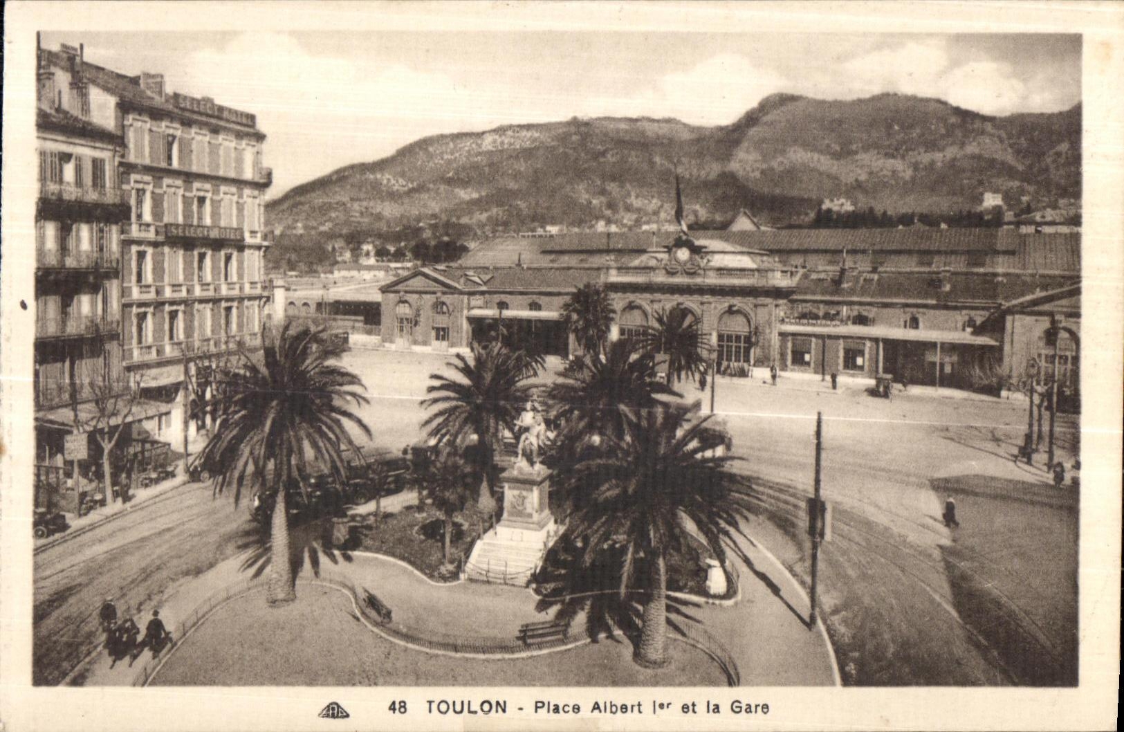 CPA Toulon Place Albert Les et la Gare