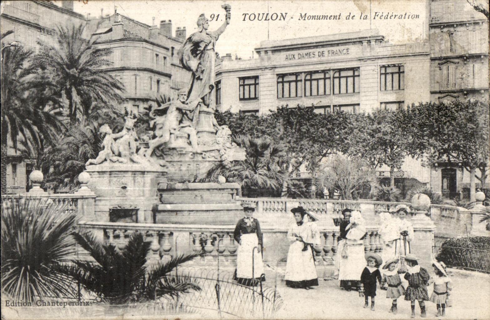 CPA Toulon Monument de la Federation Nourrice