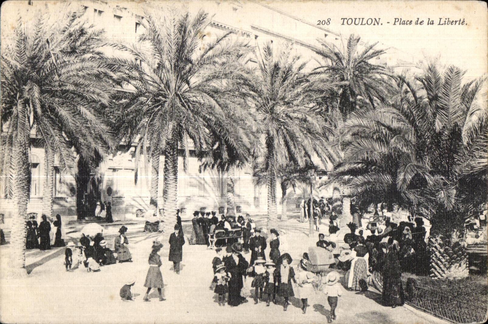 CPA Toulon Place de la Liberte Enfants