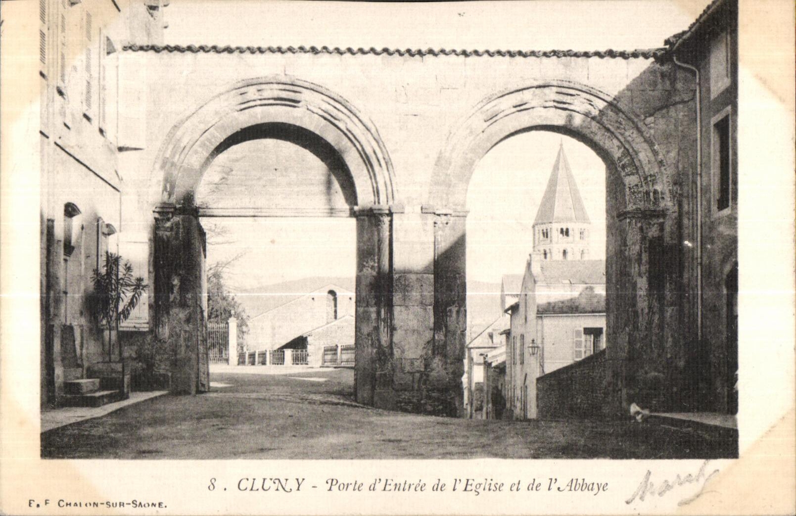 CPA Cluny Porte d Entree de Eglise et de l Abbaye