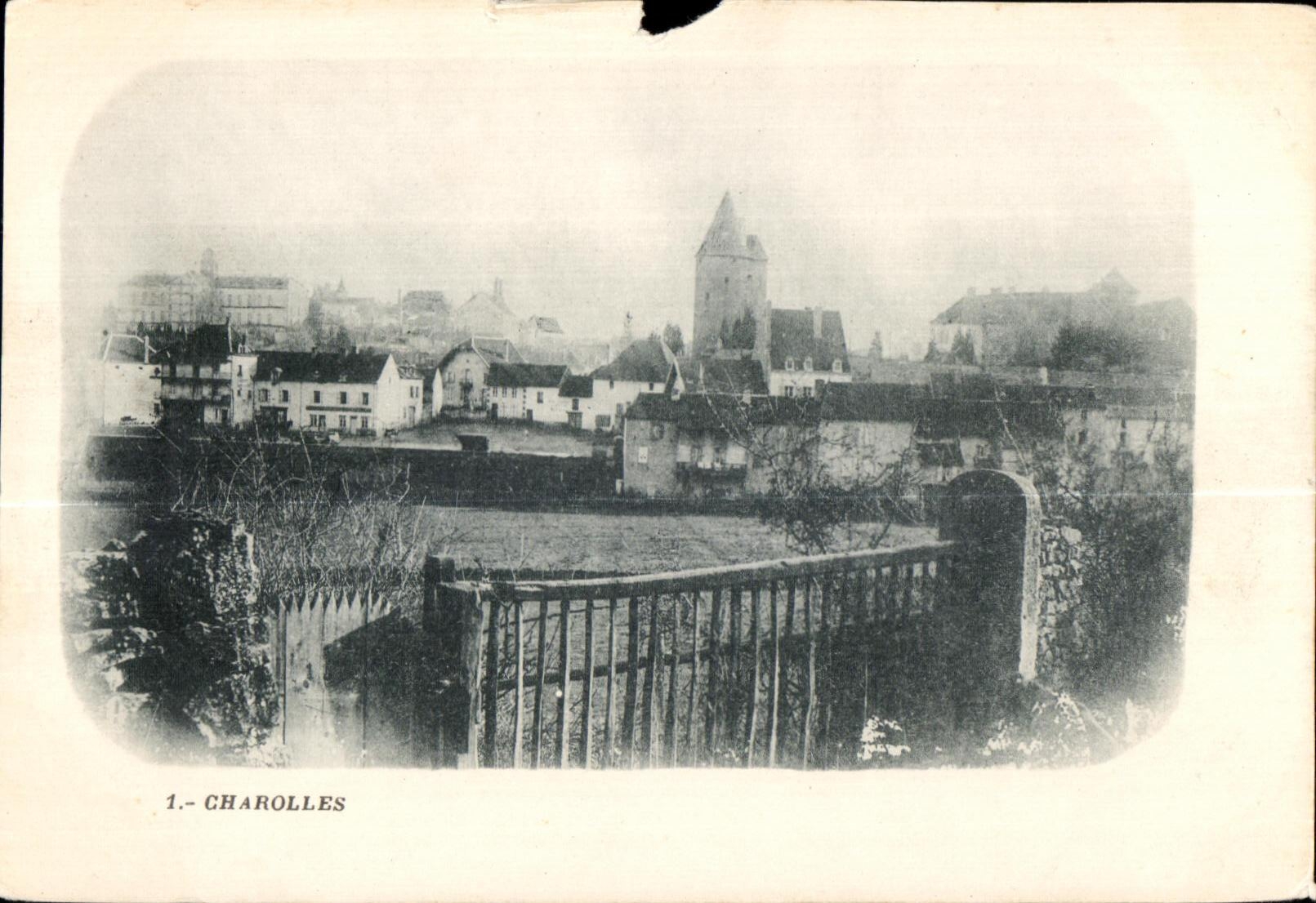 Charolles — vue panoramique avec tour et pont — éditeur inconnu, n° de série 1