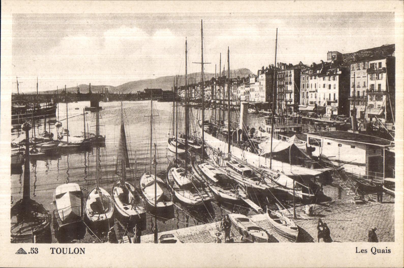 CPA Toulon Les Quais Bateaux 