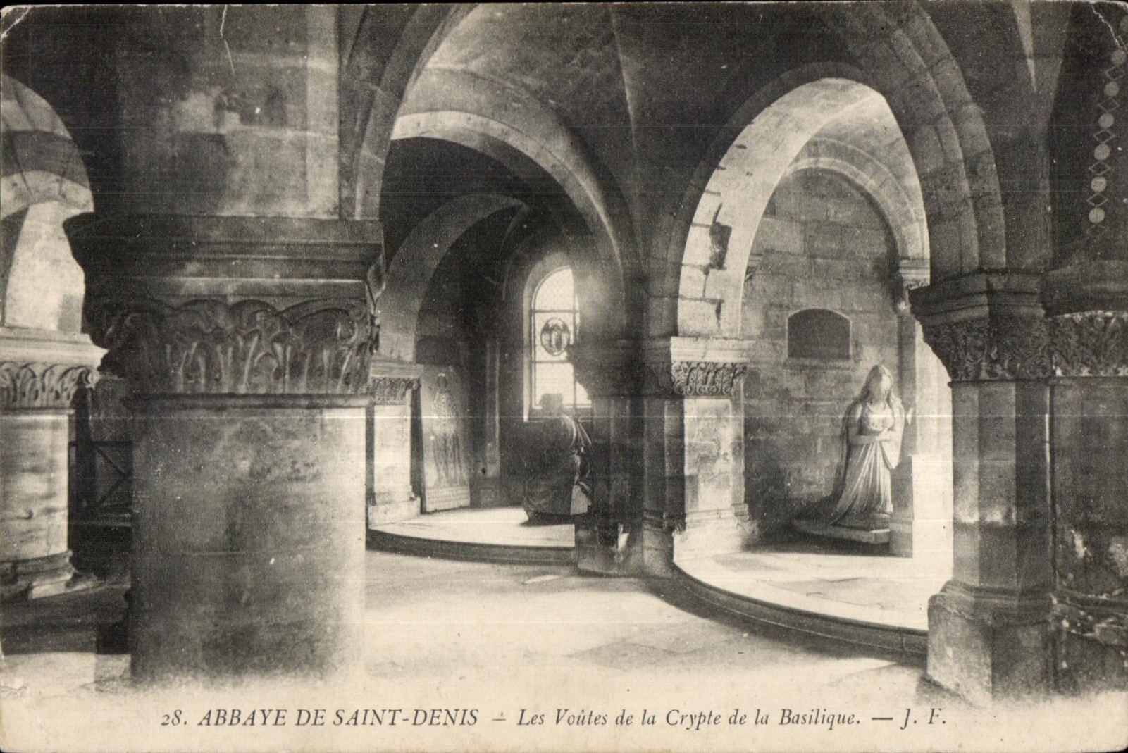 CPA Abbaye De Saint Denis Les Voutes de la Crypte de la Basilique