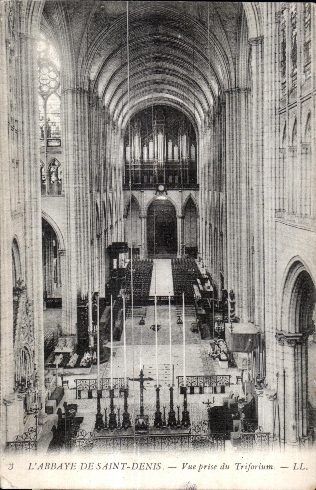 CPA L Abbaye de Saint Denis Vue prise du Triforium