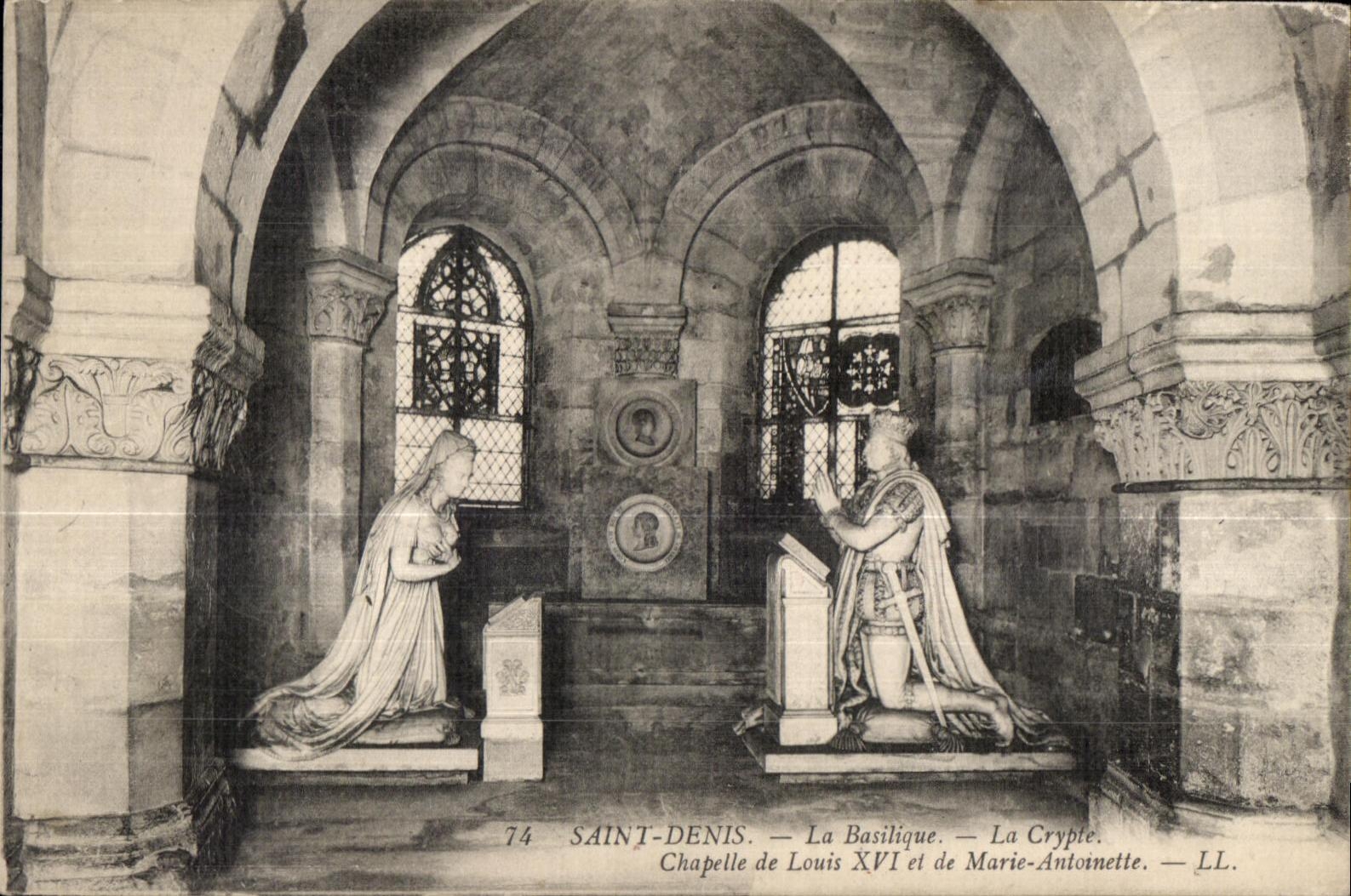 CPA Saint Denis La Basilique La Crypte Chapelle de Louis XVI et de Marie Antoinette