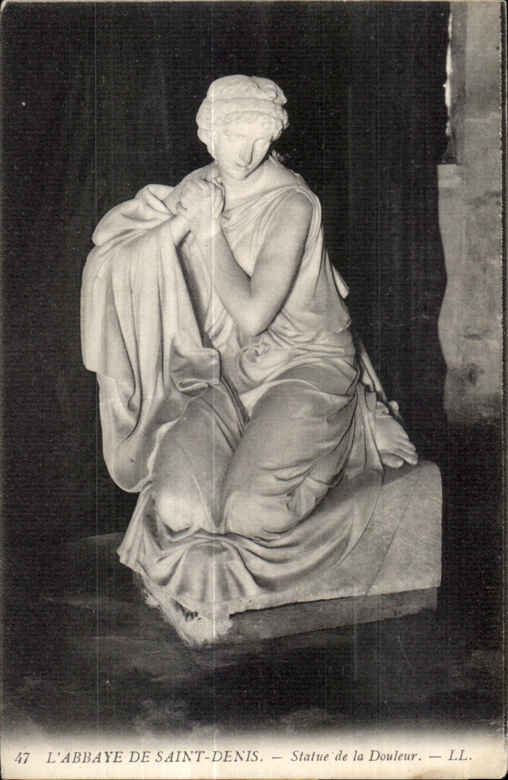 CPA LAbbaye De Saint Denis Statue de la Douleur