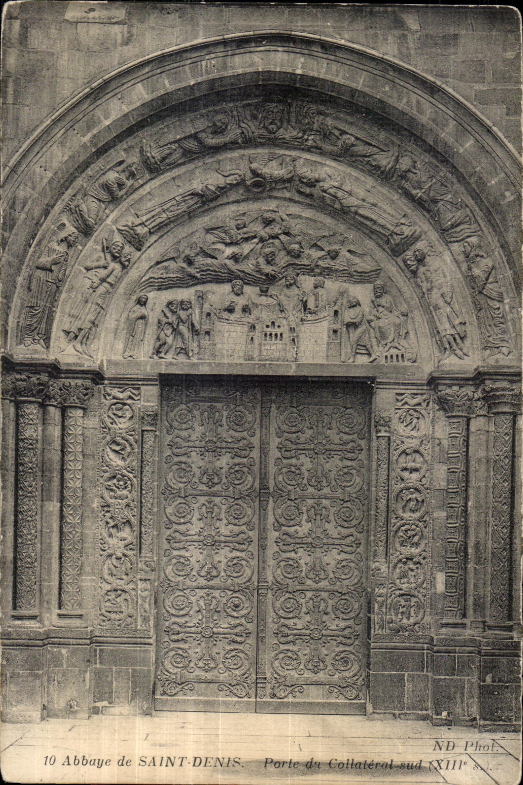 CPA Abbaye de Saint Denis Parte du Collateral sud 