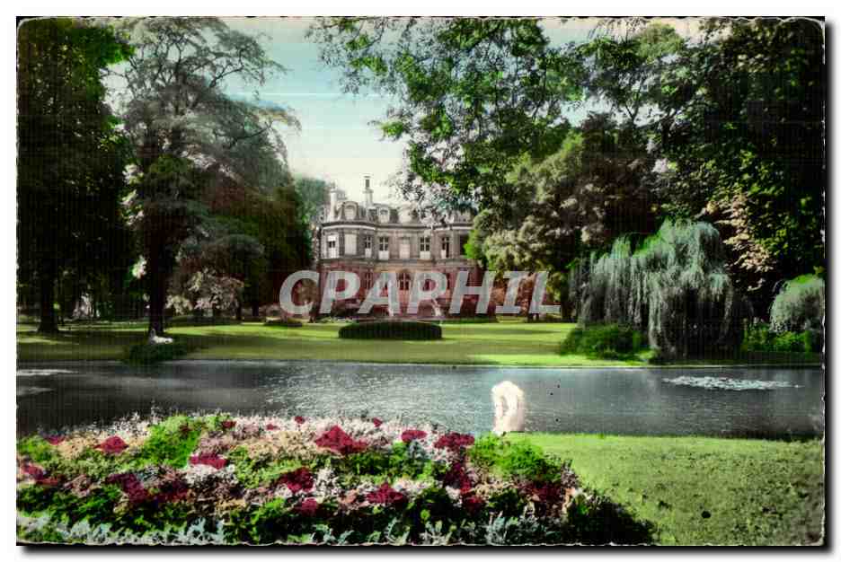 CPA Choisy le Roi (Seine) L Hotel de Ville vu du Pare