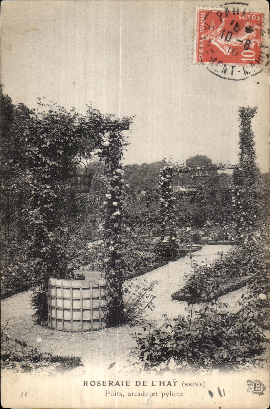 CPA Roseraie de L Hay (Seine) Puits arcade et pylone