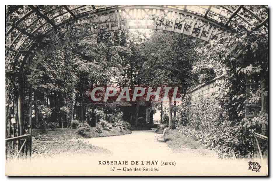 CPA Roseraie de l Hay (Seine) Une des Sorties