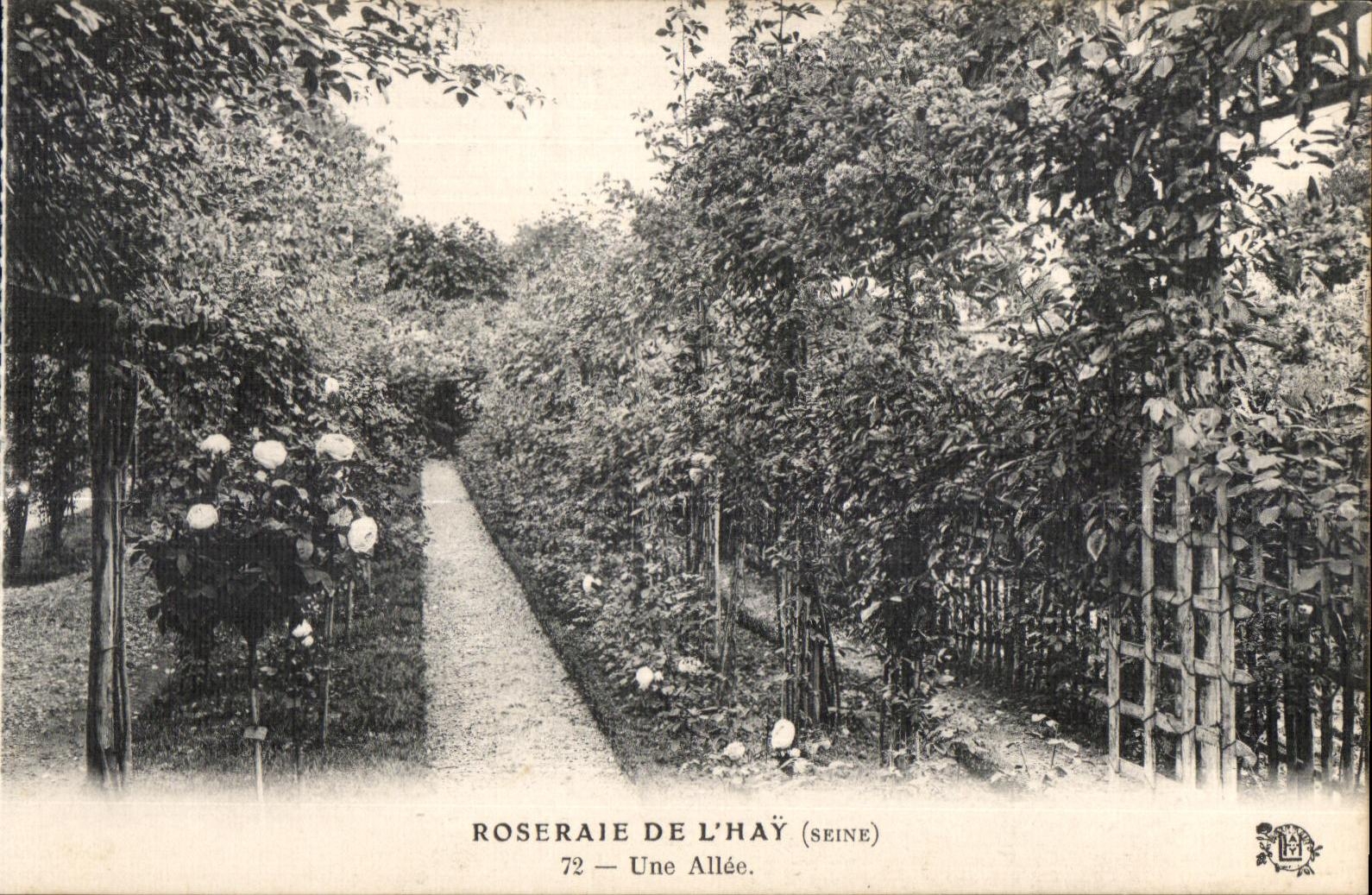CPA Roseraie de l Hay (Seine) Une Allee